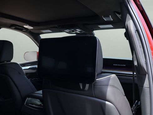 Used 2026 Cadillac Escalade ESV Platinum Sport w/ LPO, Floor Liner Package AWD/4WD image 19