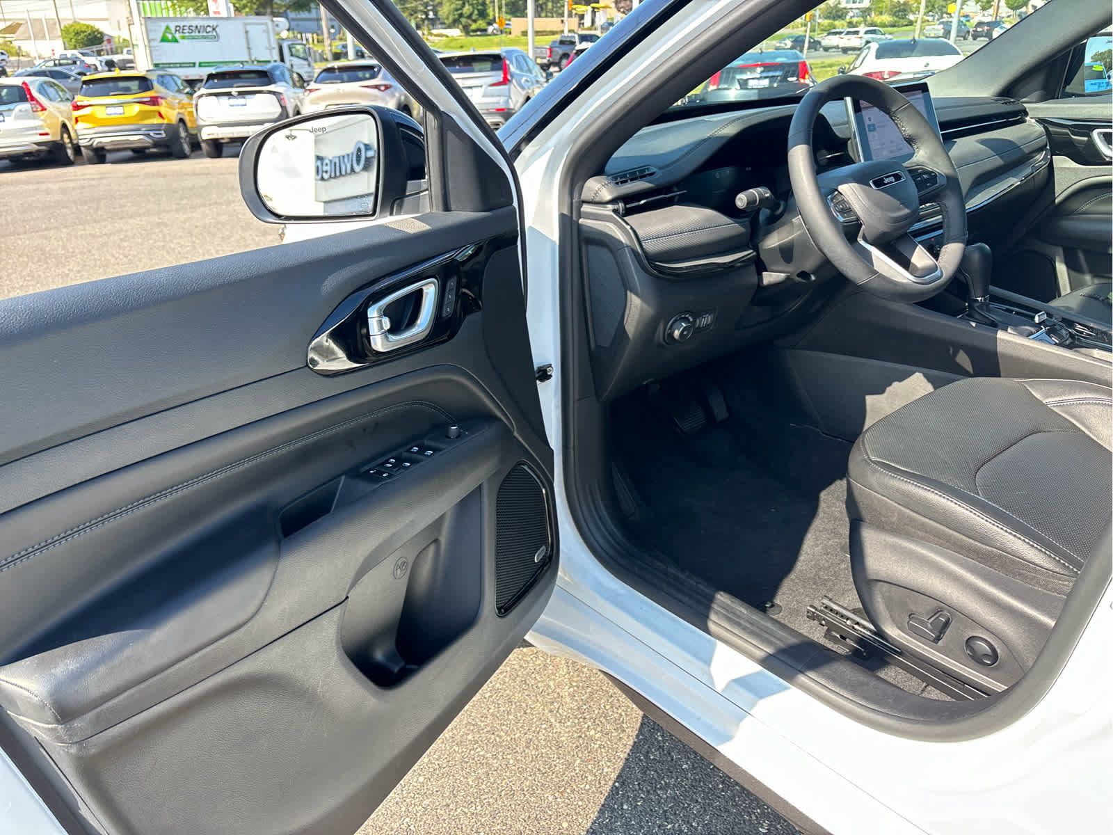 Used 2025 Jeep Compass Limited w/ High Altitude Package AWD/4WD image 6