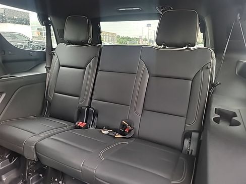 Used 2025 GMC Yukon Elevation AWD/4WD image 18