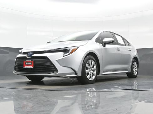 Used 2025 Toyota Corolla LE FWD image 26