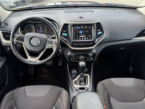 Used 2015 Jeep Cherokee Latitude w/ Cold Weather Group AWD/4WD image 23