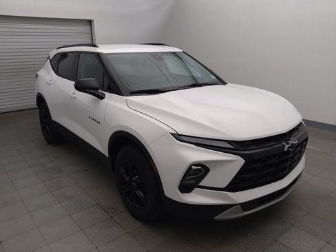 Used 2024 Chevrolet Blazer LT w/ Convenience Package FWD image 13