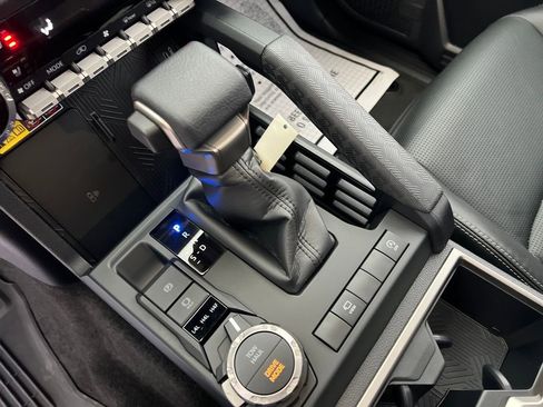 Used 2025 Toyota 4Runner Limited image 24