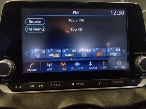 Used 2025 Nissan Sentra SV FWD image 25