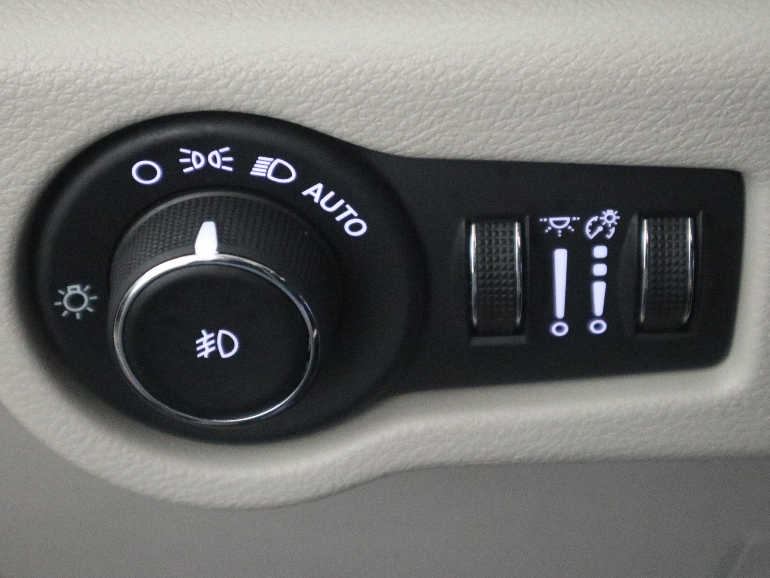 Used 2024 Chrysler Pacifica Touring-L FWD image 34