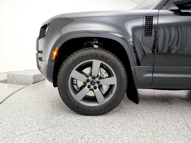 New 2026 Land Rover Defender 110 S AWD/4WD image 33