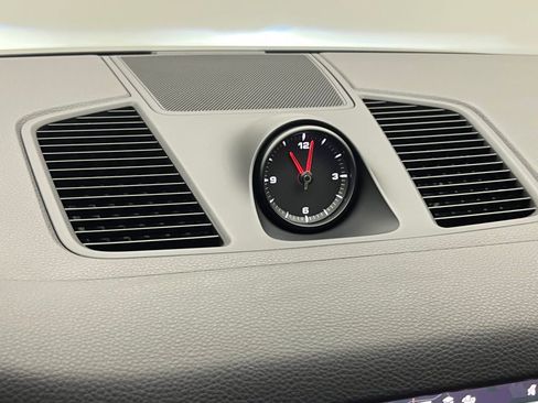 Used 2021 Porsche Cayenne image 22