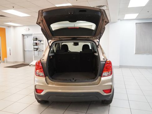 Used 2018 Chevrolet Trax LS w/ LPO, Protection Package FWD image 9