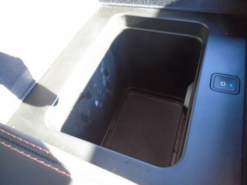 Used 2024 Jeep Grand Wagoneer L Series III image 18