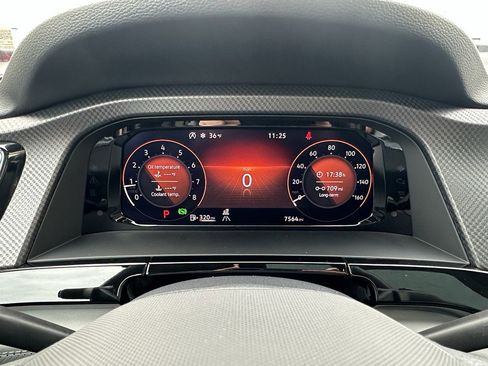 Used 2025 Volkswagen Atlas Peak Edition SE image 27