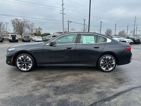 New 2026 BMW 530i xDrive w/ Premium Package image 7