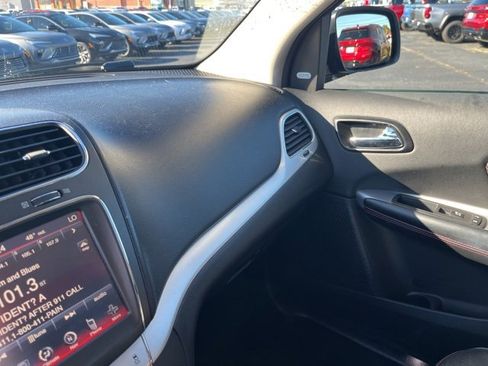 Used 2015 Dodge Journey R/T w/ Flexible Seating Group image 28