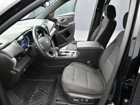 Used 2022 Chevrolet Traverse LT image 12