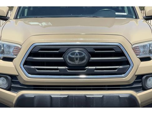 Used 2018 Toyota Tacoma SR5 RWD image 42