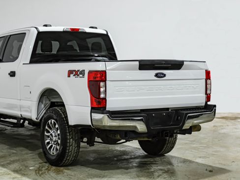 Used 2022 Ford F250 XLT w/ FX4 Off-Road Package image 12