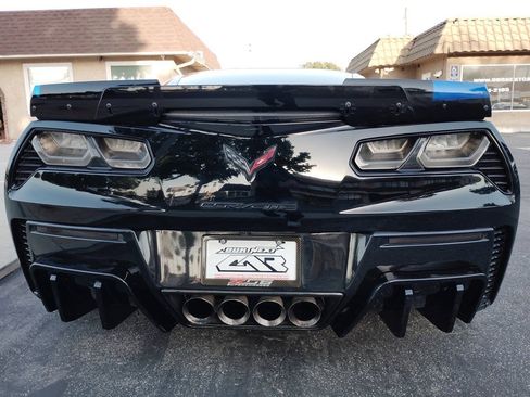 Used 2016 Chevrolet Corvette Z06 w/ 3LZ Preferred Equipment Group RWD image 23