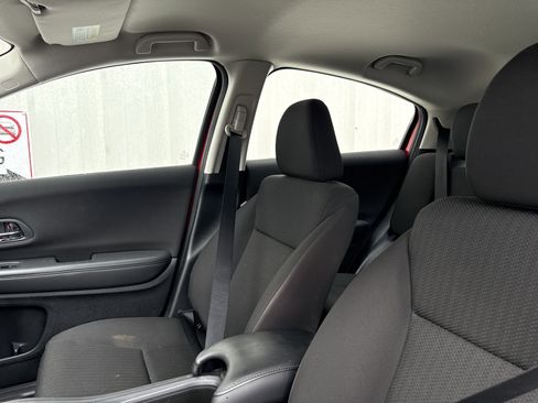 Used 2017 Honda HR-V LX image 11