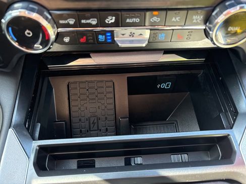 Used 2025 Ford F250 Platinum AWD/4WD image 39