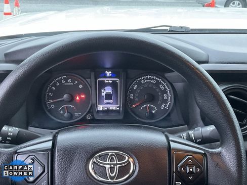 Used 2022 Toyota Tacoma SR image 34