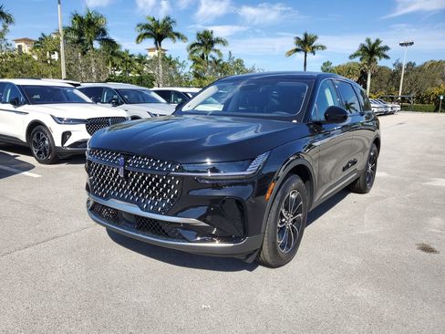 New 2026 Lincoln Nautilus Premier AWD/4WD image 2