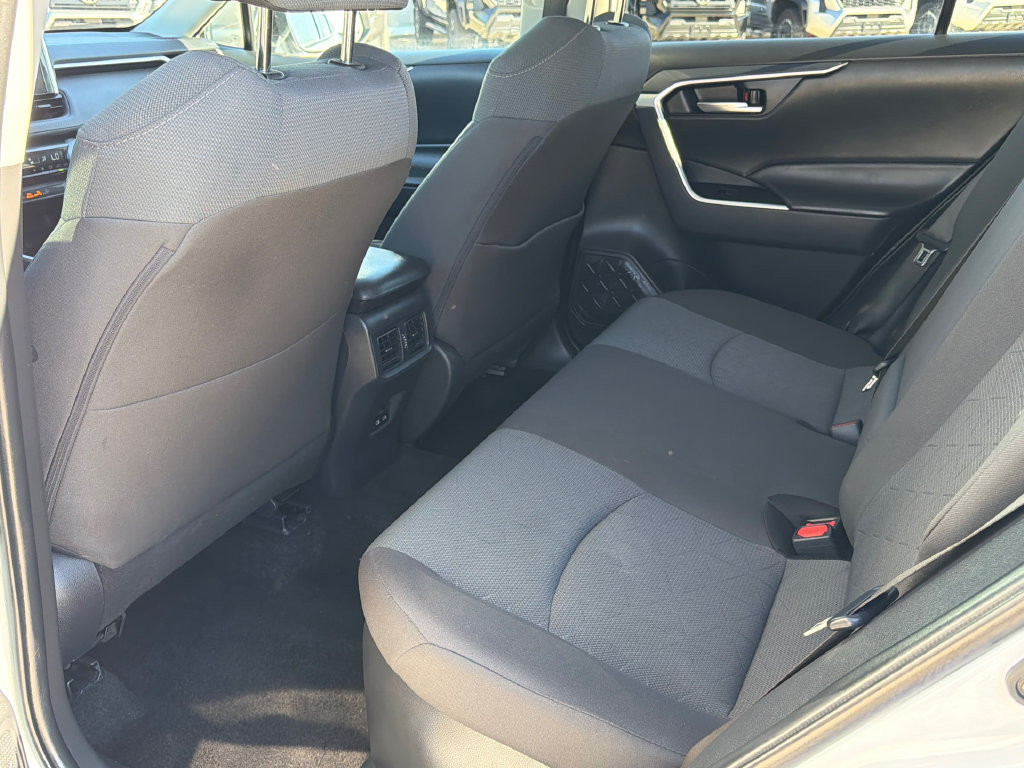 Used 2025 Toyota RAV4 XLE AWD/4WD image 16