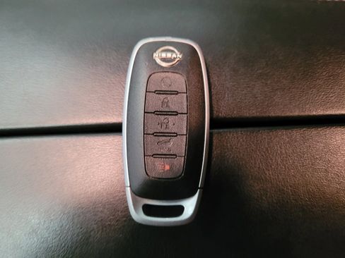 Used 2024 Nissan Rogue SV FWD image 32