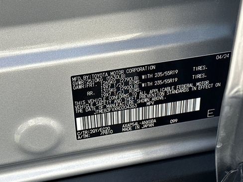 Used 2024 Toyota RAV4 XSE w/ Weather Package AWD/4WD image 30