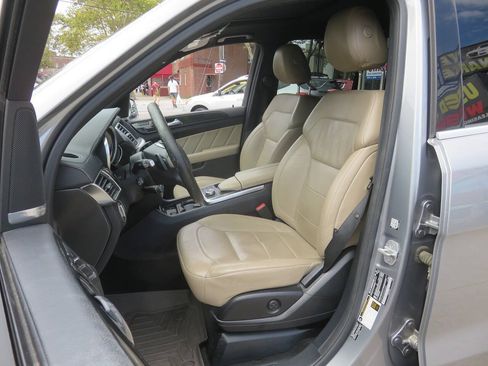 Used 2016 Mercedes-Benz GL 450 4MATIC image 10