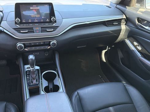 Used 2024 Nissan Altima 2.5 SR FWD image 20