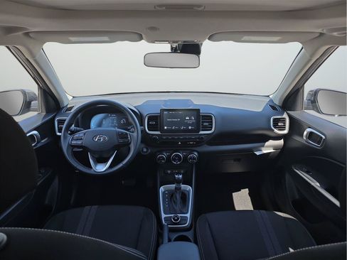 Certified 2025 Hyundai Venue SEL FWD image 15