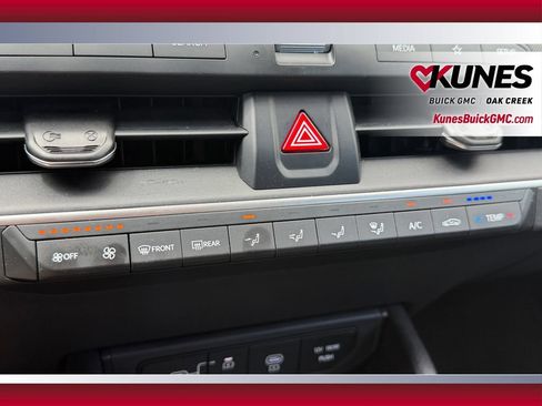 Used 2025 Kia K4 FWD image 28