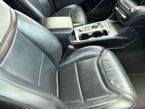 Used 2020 Ford Explorer Platinum w/ Premium Technology Package image 5