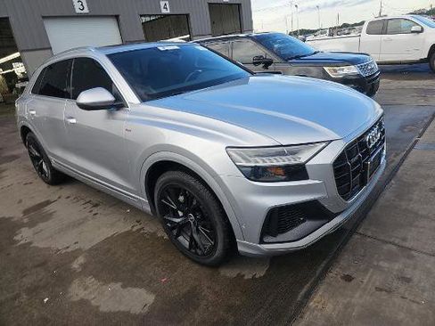 Used 2021 Audi Q8 Premium Plus AWD/4WD image 2