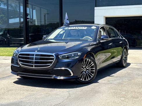 Used 2023 Mercedes-Benz S 500 4MATIC image 2