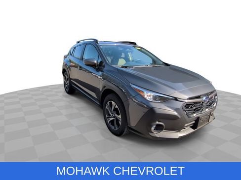 Used 2024 Subaru Crosstrek 2.0i Premium AWD/4WD image 2