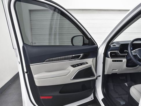 Used 2025 Kia Telluride EX image 11