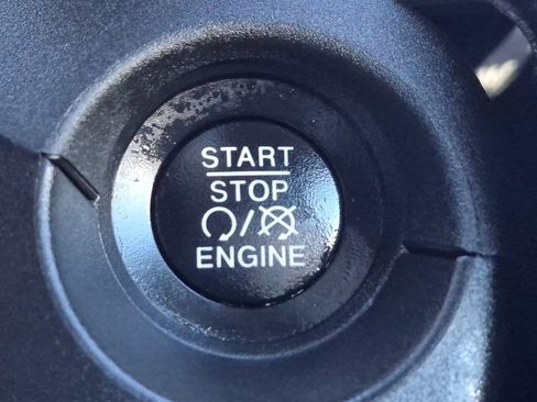 Used 2019 Jeep Compass Altitude image 27