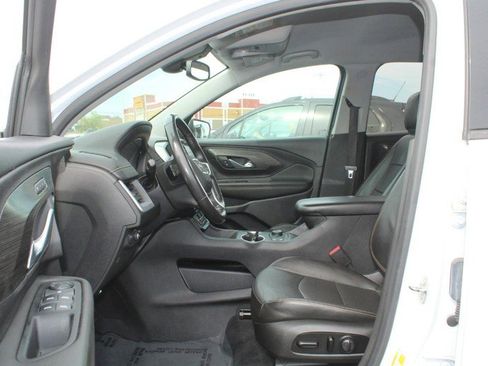 Used 2021 GMC Terrain SLT image 8