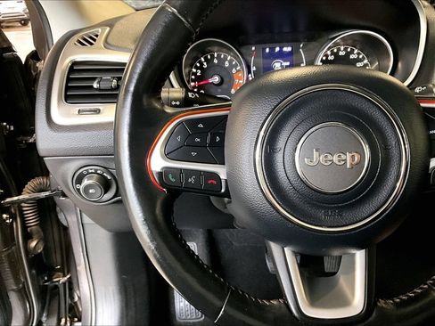 Used 2018 Jeep Compass Latitude AWD/4WD image 24