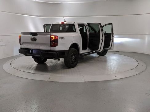 New 2025 Ford Ranger Lariat w/ FX4 Off-Road Package image 9