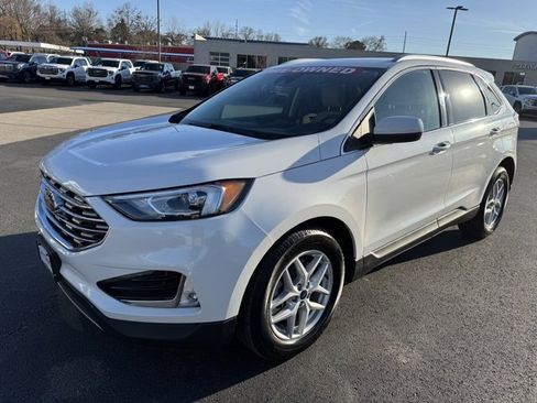 Used 2021 Ford Edge SEL w/ Convenience Package image 4