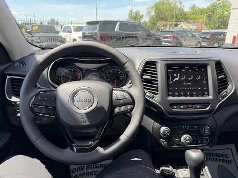 Used 2023 Jeep Cherokee Altitude Lux AWD/4WD image 14