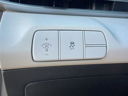 New 2026 Hyundai Elantra Limited image 25