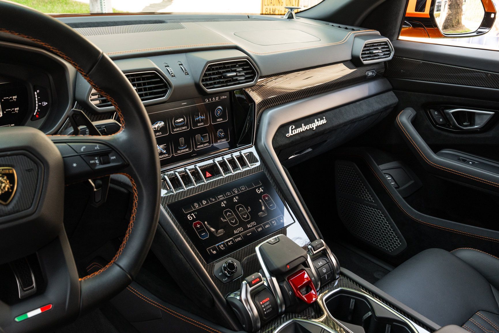 Used 2024 Lamborghini Urus Performante AWD/4WD image 43