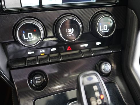 Used 2015 Jaguar F-TYPE R RWD image 20