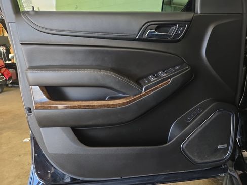 Used 2019 Chevrolet Tahoe LT w/ Texas Edition Package RWD image 12