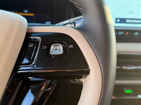 New 2026 Lincoln Corsair Premiere FWD image 16