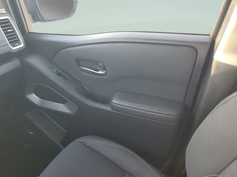 Used 2024 Nissan Frontier SV w/ SV Convenience Package RWD image 13