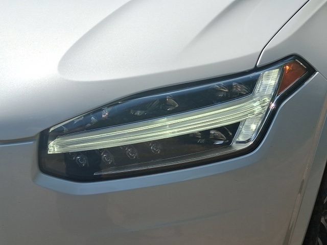 Used 2020 Volvo XC90 T5 Momentum w/ Protection Package AWD/4WD image 8