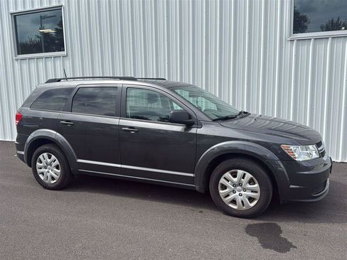 Used 2019 Dodge Journey SE FWD image 7
